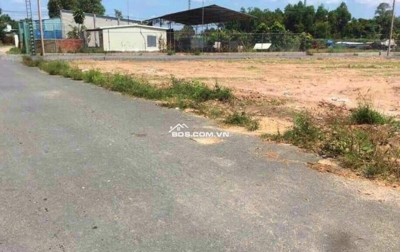 ĐẤT THỔ CƯ 5X40=200M2 SHR, ĐƯỜNG 12M, DÂN ĐÔNG, SÁT CHỢ, GIÁ 290 TRIỆU